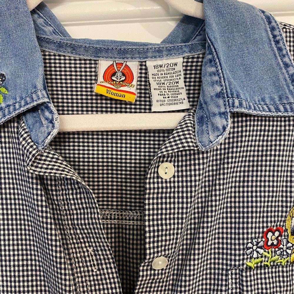 Gingham tweety bird button down - Picture 3 of 4